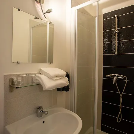 酒店 L'abbatiale 2*