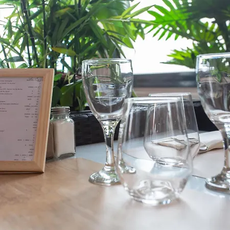 L'abbatiale Hotel 2*